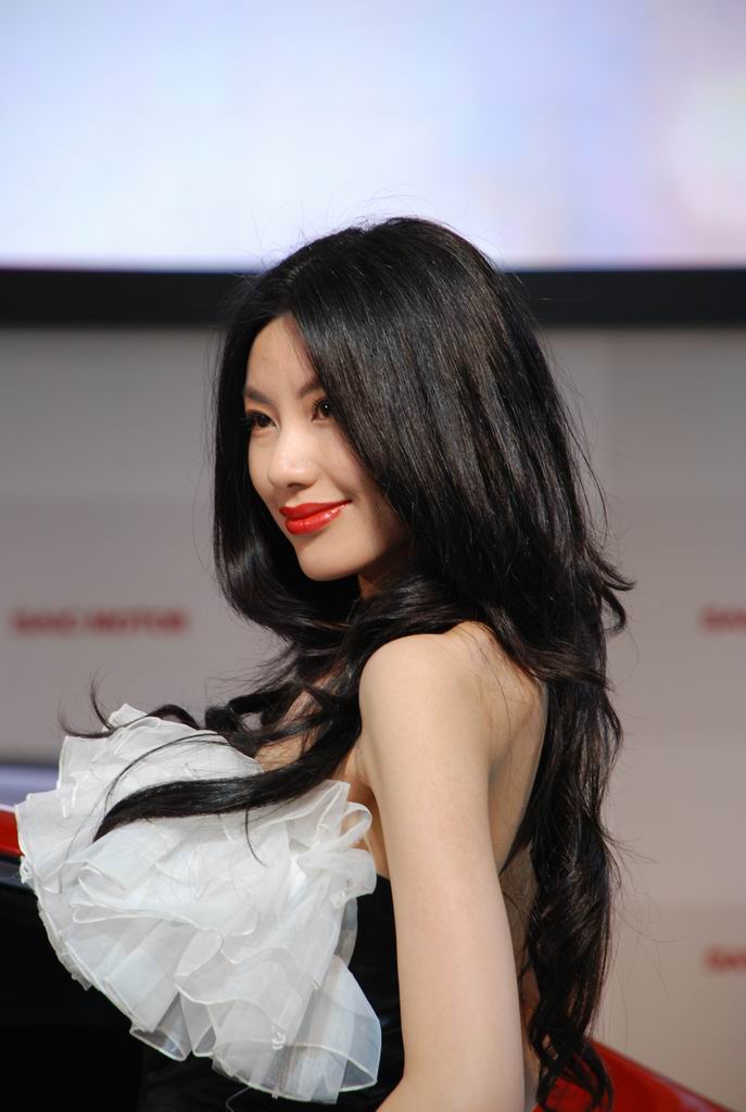 青岛车展美女模特