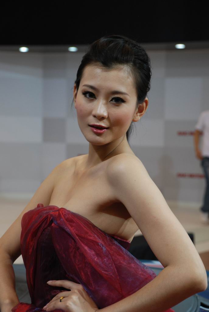 �ൺ��չ��Ůģ��