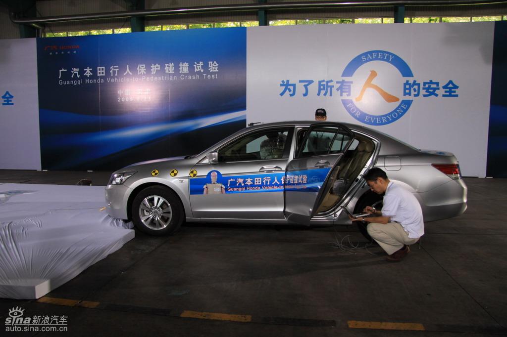 �㱾���˱�����ײ�����ֳ�ͼƬ