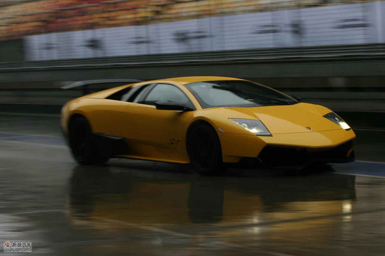 Murielago LP670-4SV̬