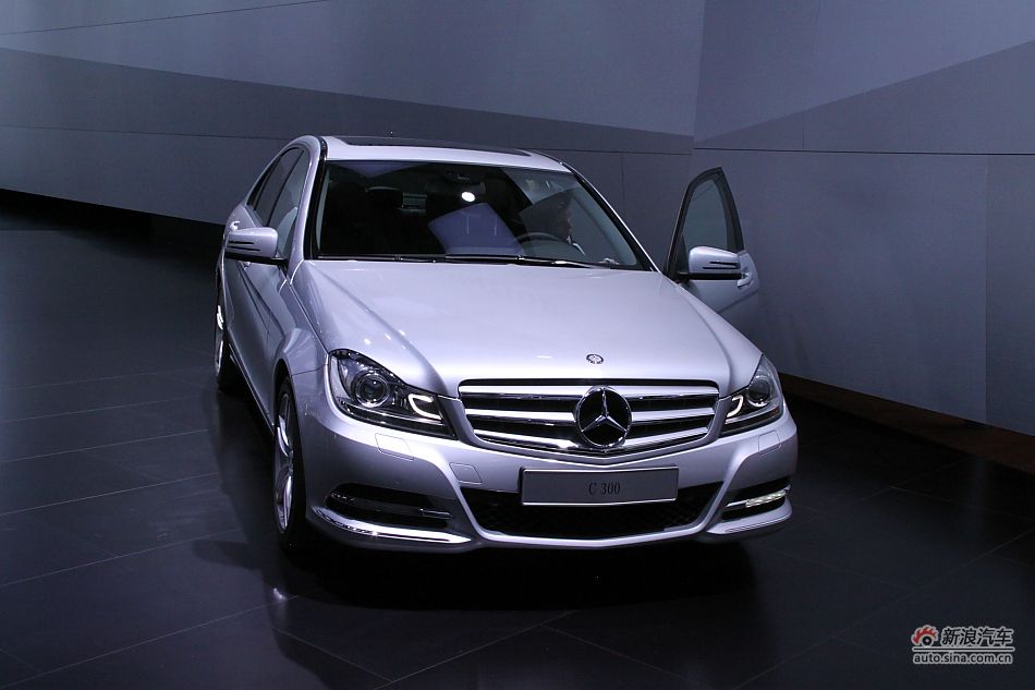 C300