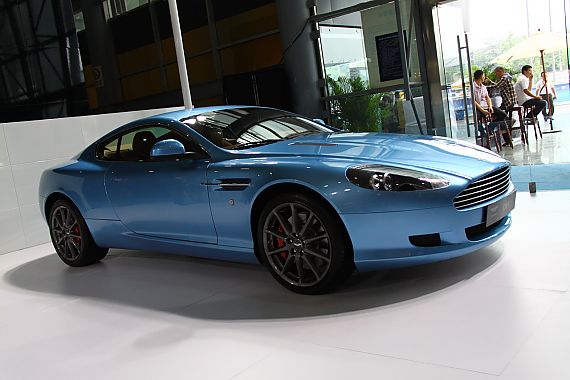 阿斯顿-马丁 DB9 谍照曝光预计明年发布_洛阳车