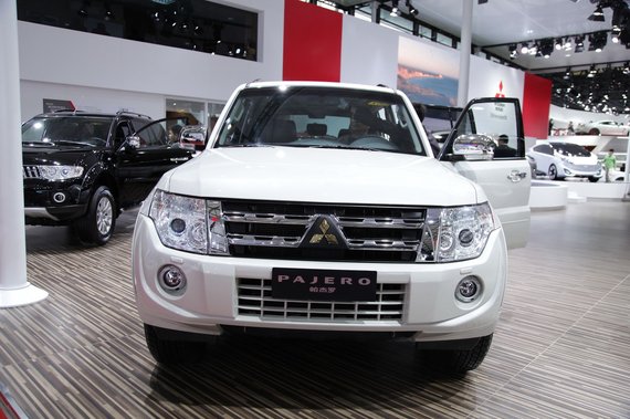 进口三菱帕杰罗现金直降7万元 现车销售