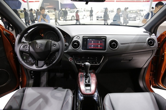 2014年第12届广州国际车展 图为：2015款XR-VXR-V