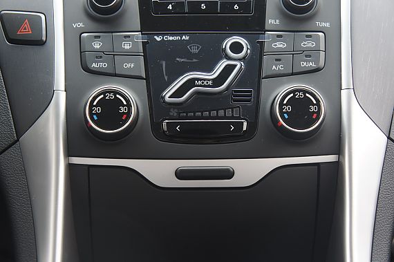 2011款索納塔八到店實拍 2011款索納塔八到店實拍