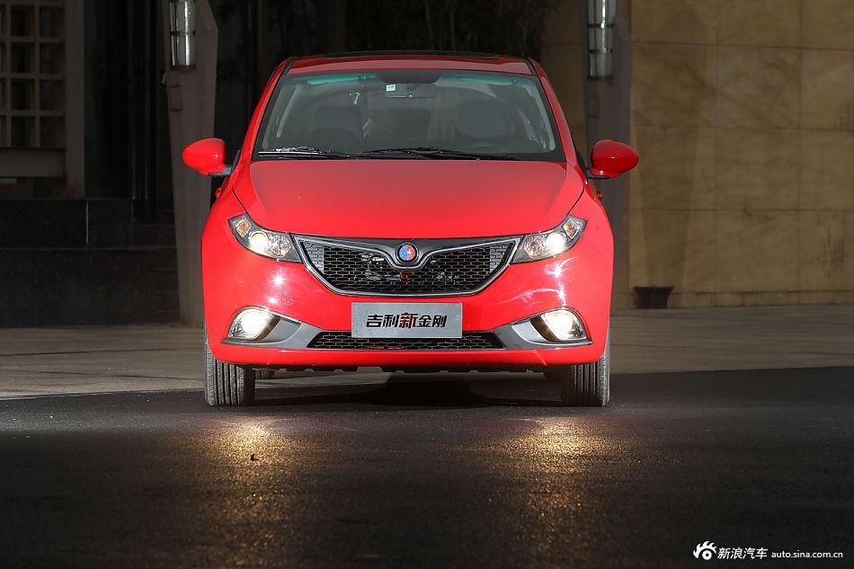 吉利新金刚现金优惠3000元 购车送礼包