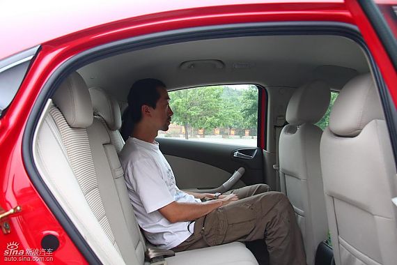 奇瑞A3兩廂試駕實(shí)拍圖內(nèi)飾 奇瑞A3兩廂試駕實(shí)拍圖內(nèi)飾