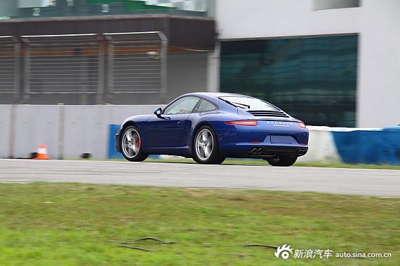 2012911 carrera S