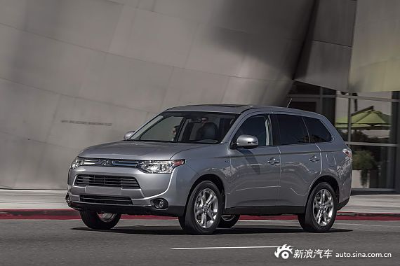 进口三菱欧蓝德最高享4.5万元优惠