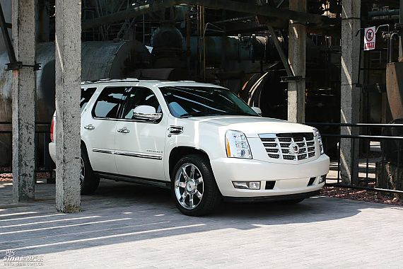 凯迪拉克2010款凯雷德优惠20万 少量现车