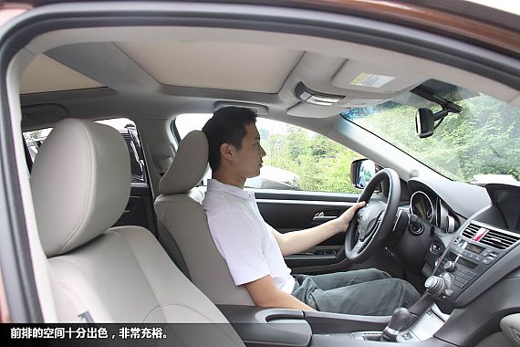 新浪汽车体验试驾图解讴歌ZDX