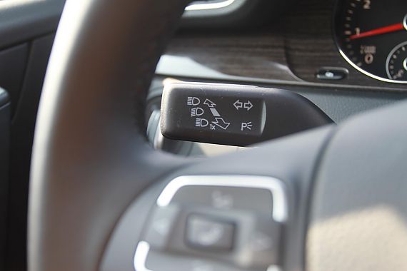 ���~�v(B7L)1.8TSI�Ԅ����F�̓����