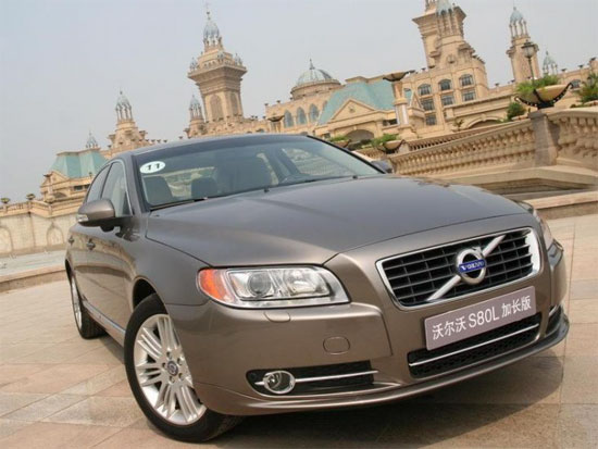 本月初,沃尔沃在北京正式推出了2011款s80l车型,新系列的最大亮点是