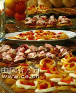 近看法国风情小镇戛纳