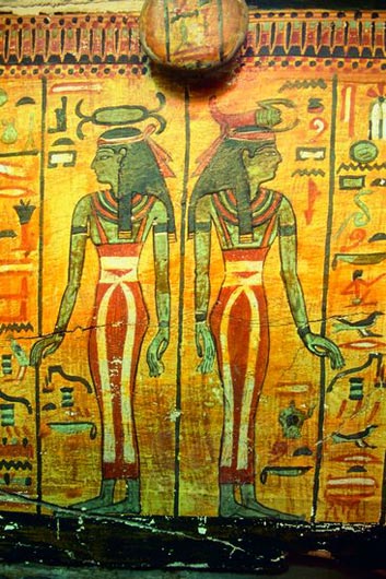 　浅黄色粗纹纸上,记录的是埃及栩栩如生的历史
