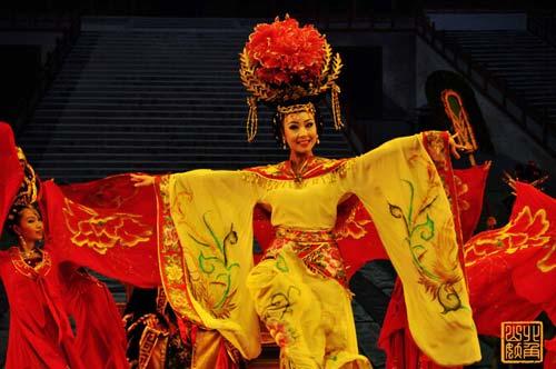 &ldquo;杨贵妃&rdquo;的头饰十分的漂亮