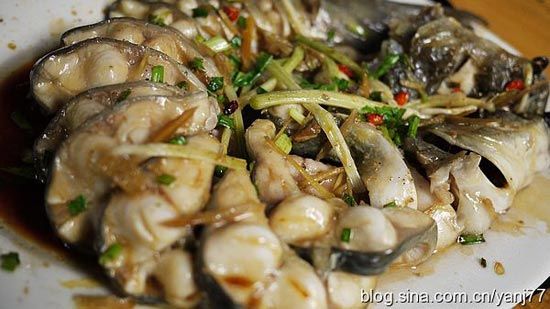 漓江边清蒸剑骨鱼