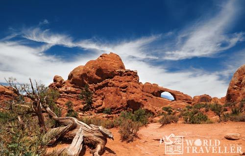 The United States of America rock Arches National Park is located in Southern Utah.