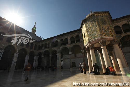 The sun from the top into the mosque.