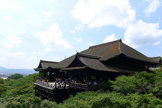 Kiyomizu Temple main hall, the autumn is very beautiful