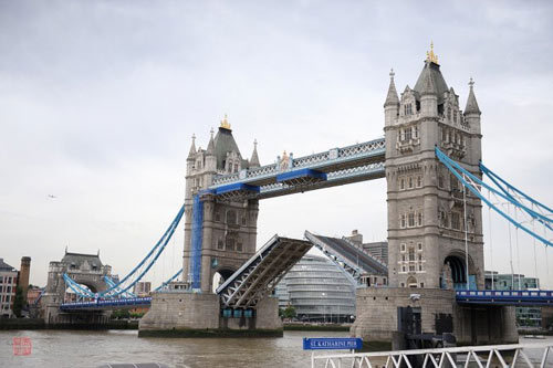 Tower Bridge of London is a landmark buildings in London colorful