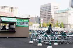 Sapporo station on the eastern side of the outdoor parking bicycles accommodates loan service.