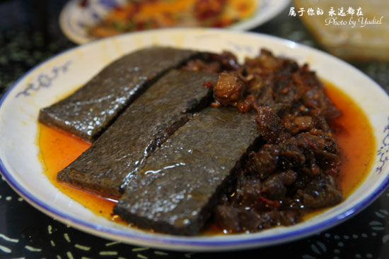 新浪旅游配图：正宗血粑鸭 图：http://blog.sina.com.cn/s/blog_59d8df1a0102e99e.html?tj=1