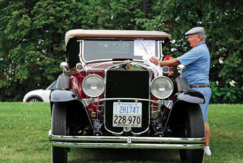Many local people like driving a vintage car travel in Canada