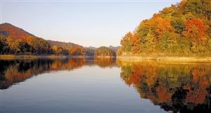 Qiandao Lake in autumn