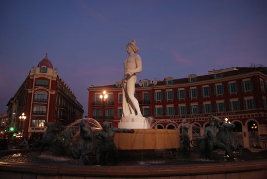 Square statue
