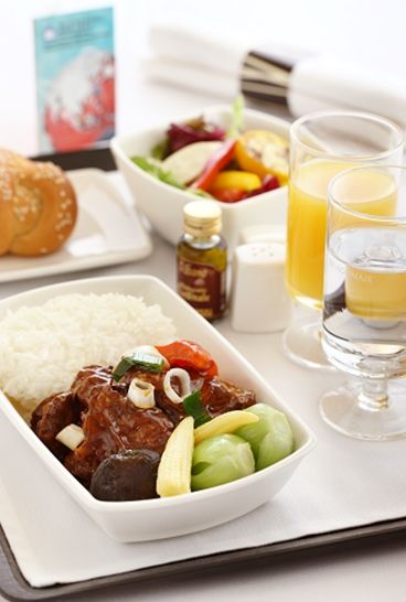 港龙航空推出全新中西式空中餐膳