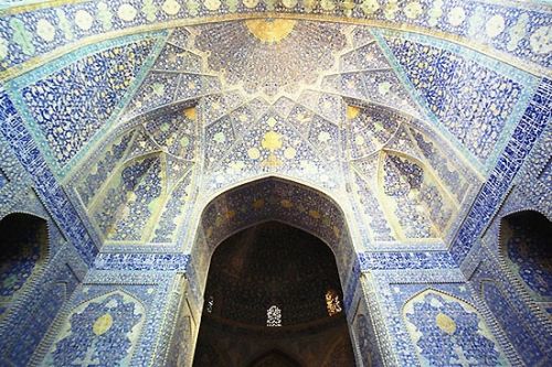 十大世界著名建筑:伊玛目清真寺、冬宫和骑士