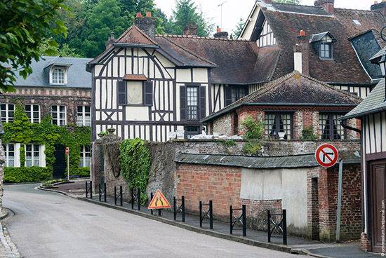 探寻法国浪漫小镇 里昂拉福雷