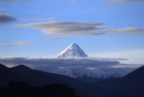 穿游在云海之上 惊叹蜀山之王贡嘎的壮美