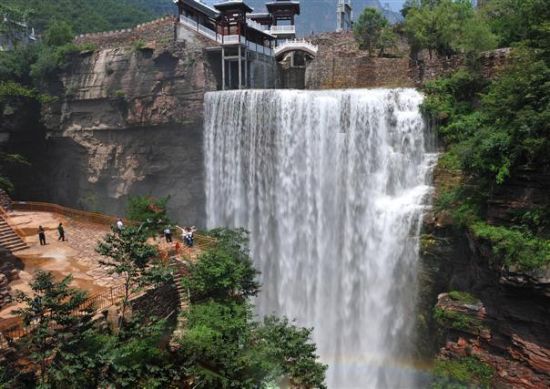 三晋旅行侠讲锡崖沟三代人徒手开路故事