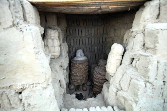 用婴儿陪葬 中国移民在秘鲁金字塔里的墓穴
