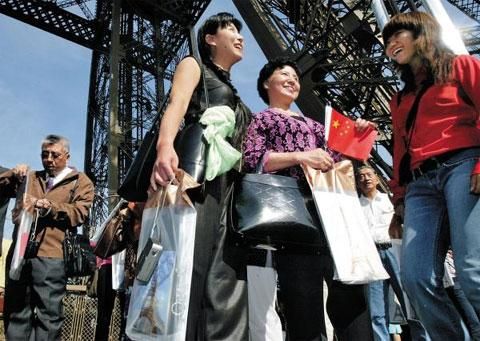 中国游客暴涨致中文导游荒 各国积极应对掀汉
