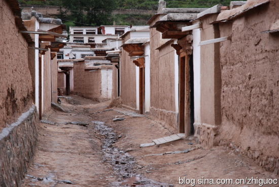 “世界藏学府”拉卜楞寺佛光闪耀的圣域