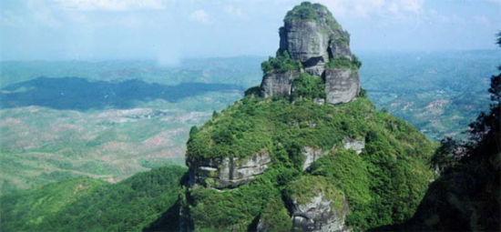 驾车畅游山西霍山自然生态风光景区