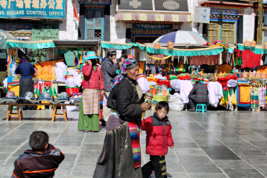 在千年古道八廓街头让您感受历史沧桑