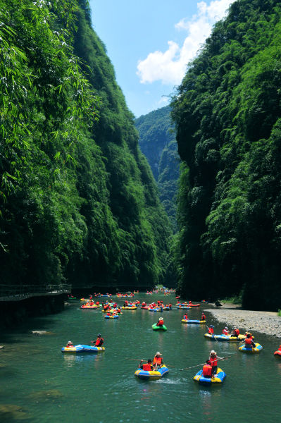 阿依河漂流