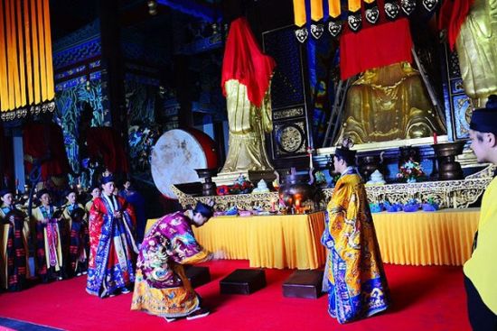 武当山金顶观日出