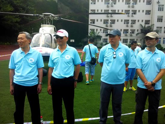 重庆本土化团队。左起：顾问宋林 机长游少书 总导演宋昊恩 总摄像蒋亚