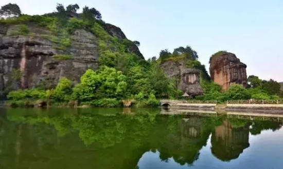 日前,丽水市推出了"乘高铁免门票游丽水"活动.