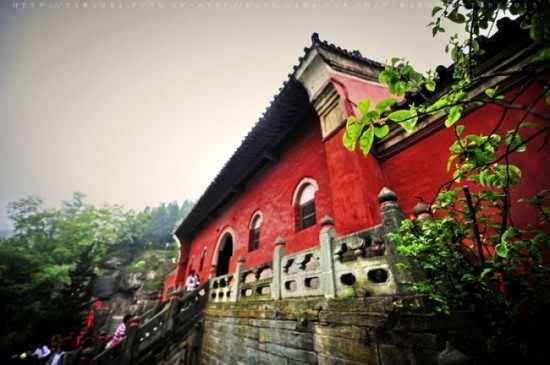 避暑消夏何足道 与君同游武当山