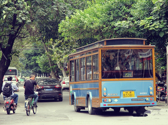 154路 一辆开往成都苍蝇馆子的美食小巴