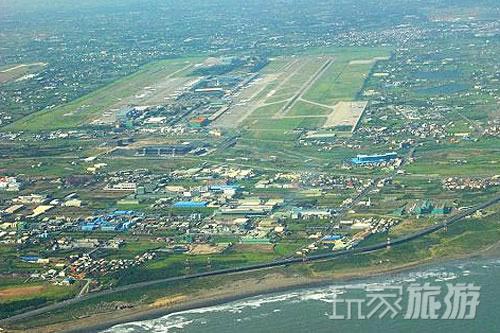 北京至台北定期航班开通