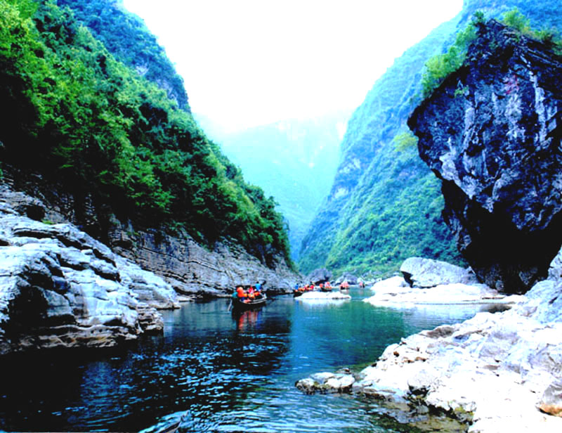 神农溪神农溪,发源于神农架主峰,流经湖北巴东县境内,由北向南穿行于