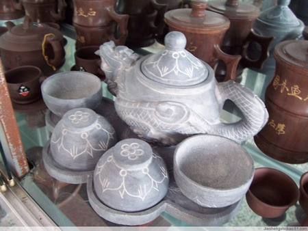 蚌埠地方特产 固镇石雕茶壶(图)