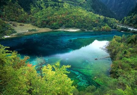 资料图片：九寨沟风景